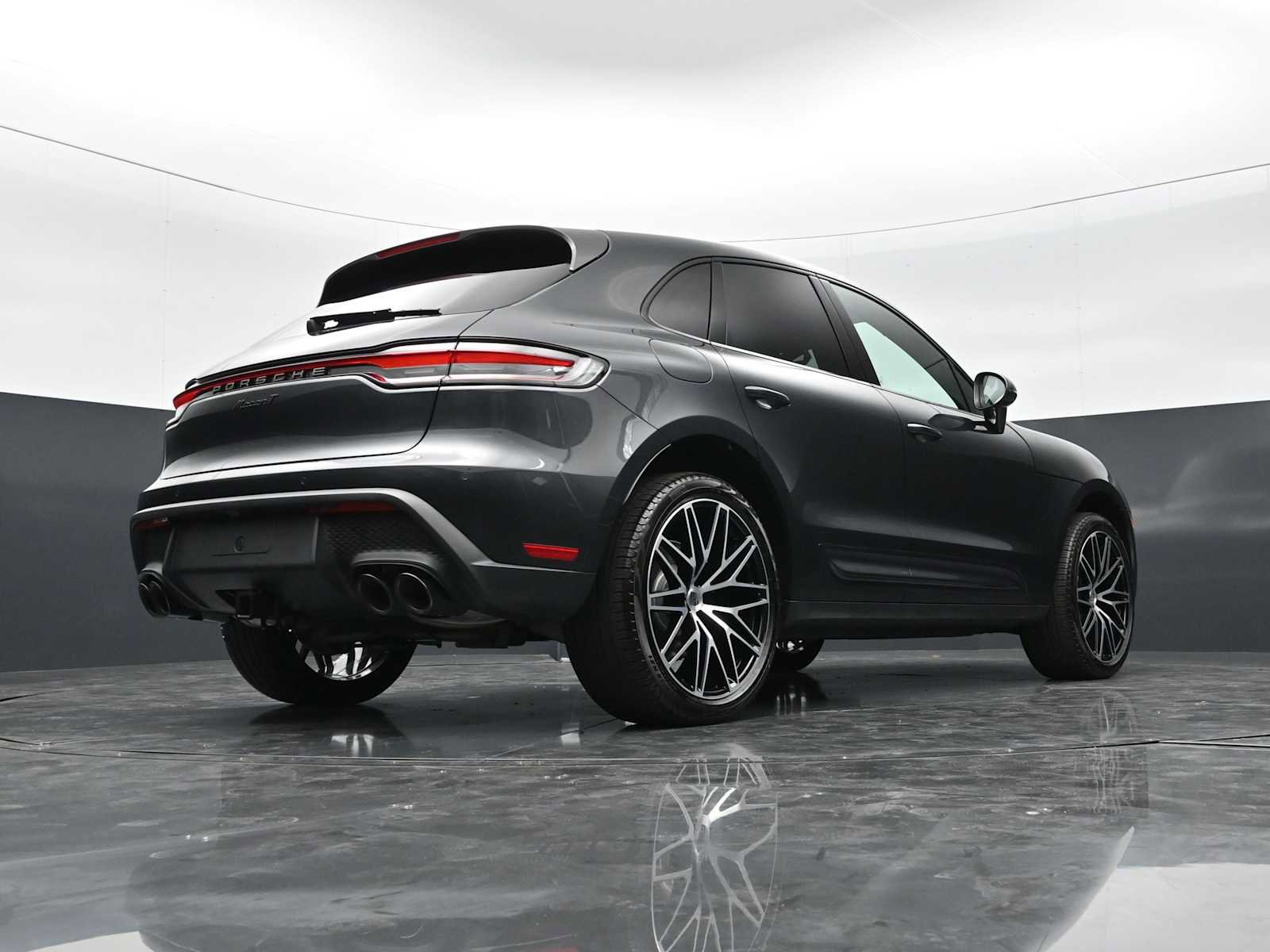 Certified 2025 Porsche Macan Turbo AWD/4WD image 42