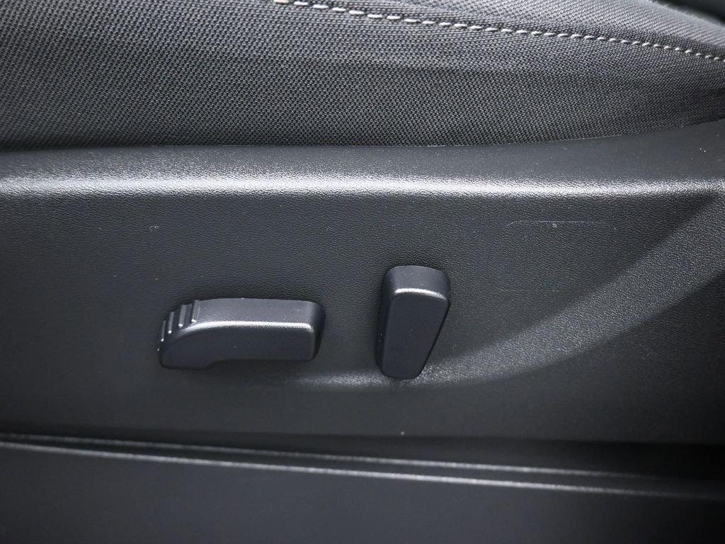 Used 2024 Nissan Frontier SV w/ SV Convenience Package image 12