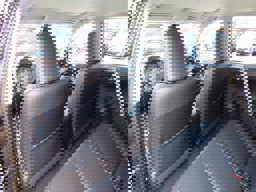 Used 2015 Toyota RAV4 Limited image 16