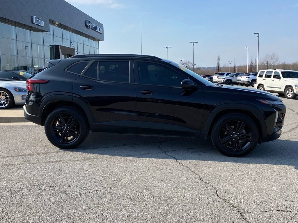 Used 2025 Chevrolet Trax ACTIV w/ Sunroof Package image 9