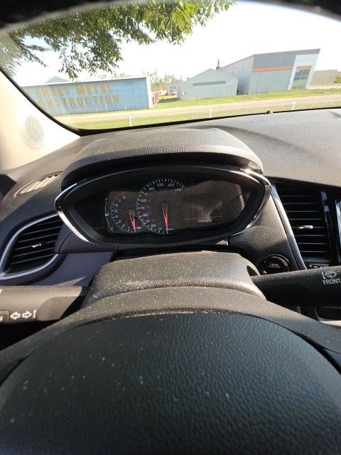 Used 2020 Chevrolet Trax LT w/ LT Convenience Package FWD image 5