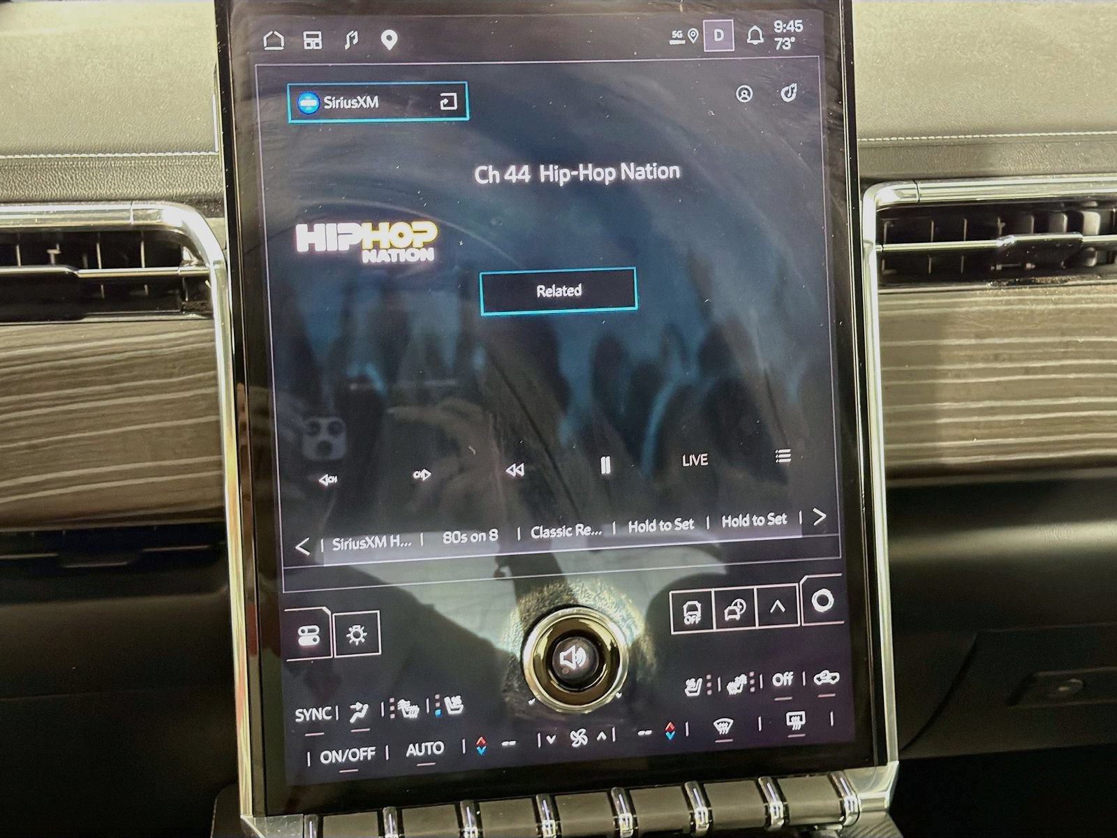 Used 2025 GMC Sierra EV Denali AWD/4WD image 15