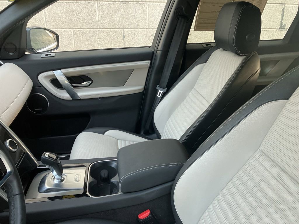 Used 2023 Land Rover Discovery Sport SE R-Dynamic image 16