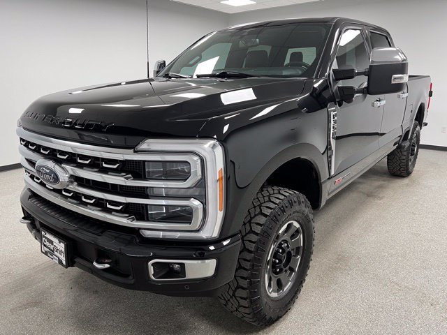 Used 2023 Ford F350 Platinum w/ Tremor Off-Road Package AWD/4WD image 4