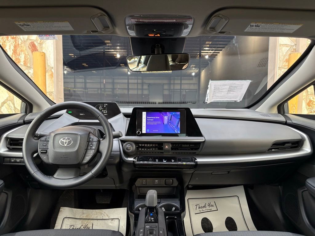 Used 2025 Toyota Prius LE image 18