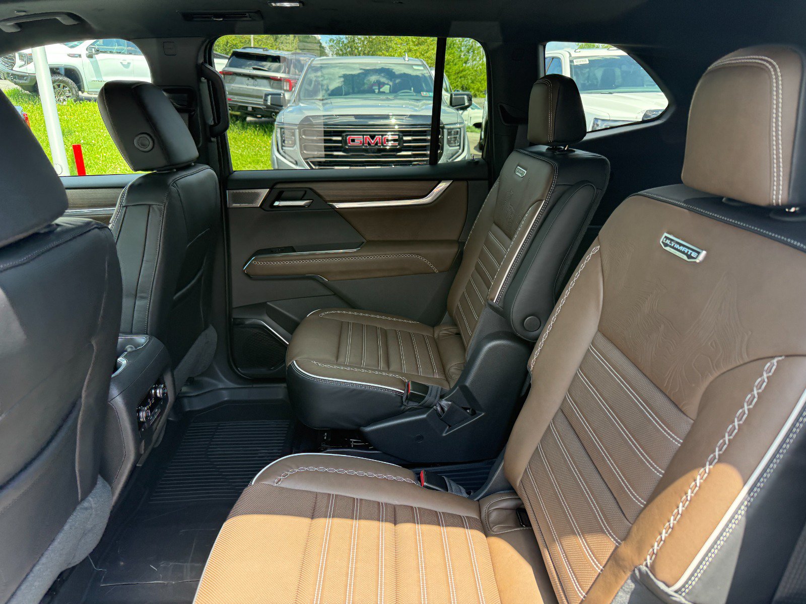 New 2026 GMC Acadia Denali Ultimate w/ LPO, Rugged Package AWD/4WD image 17
