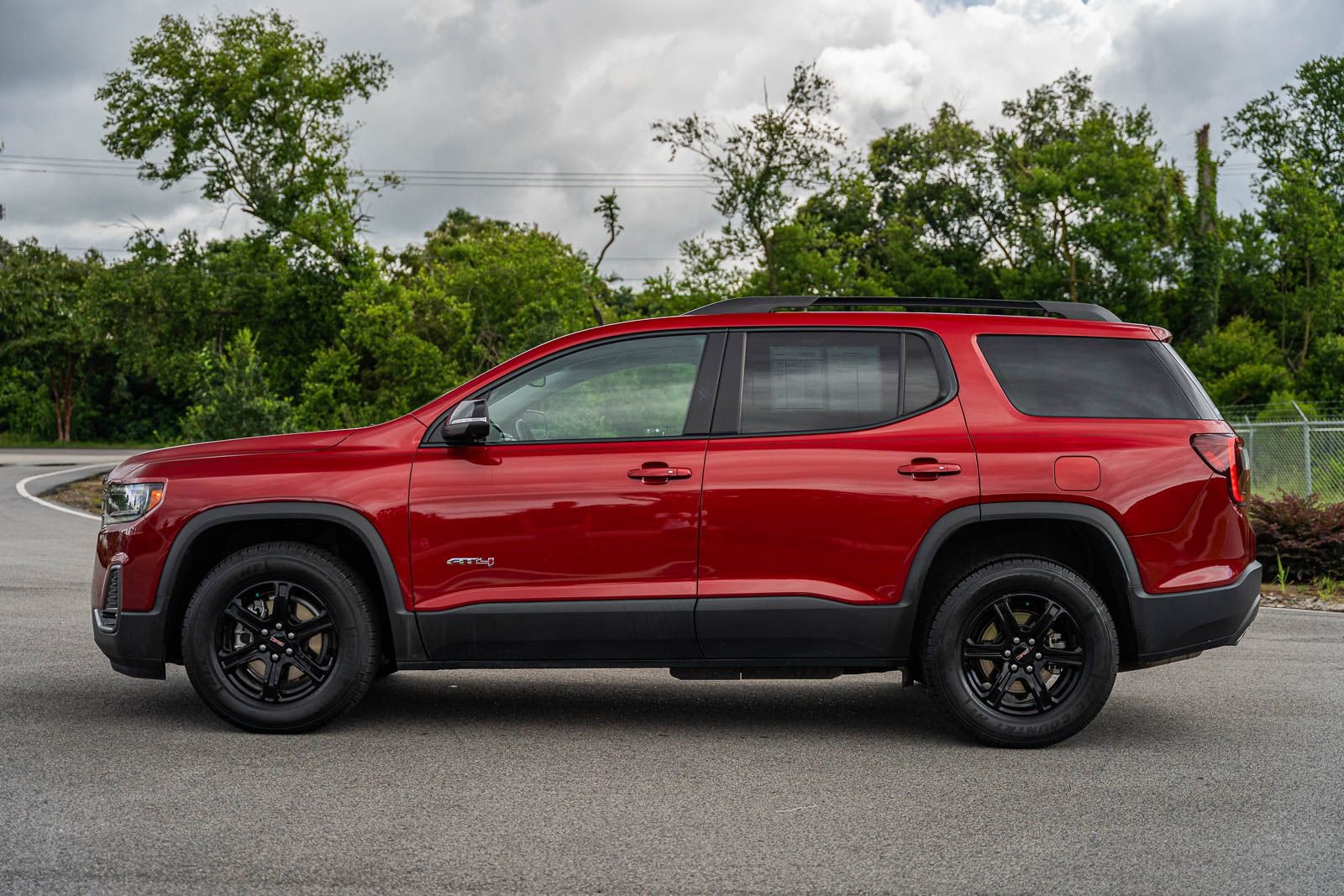 Used 2023 GMC Acadia AT4 w/ Technology Package image 4