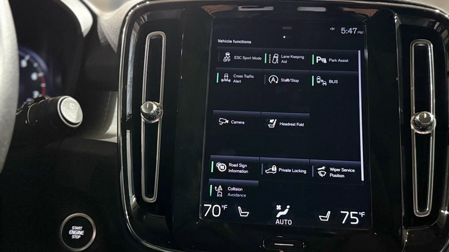 Used 2020 Volvo XC40 T5 Momentum image 59