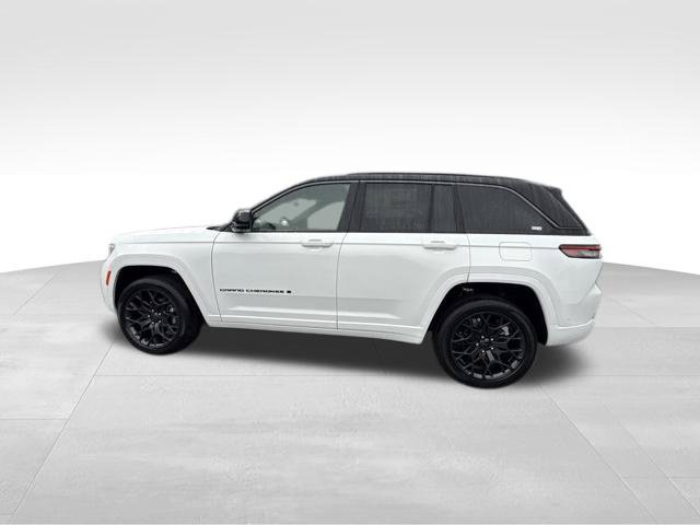New 2027 Jeep Grand Cherokee Summit AWD/4WD image 4
