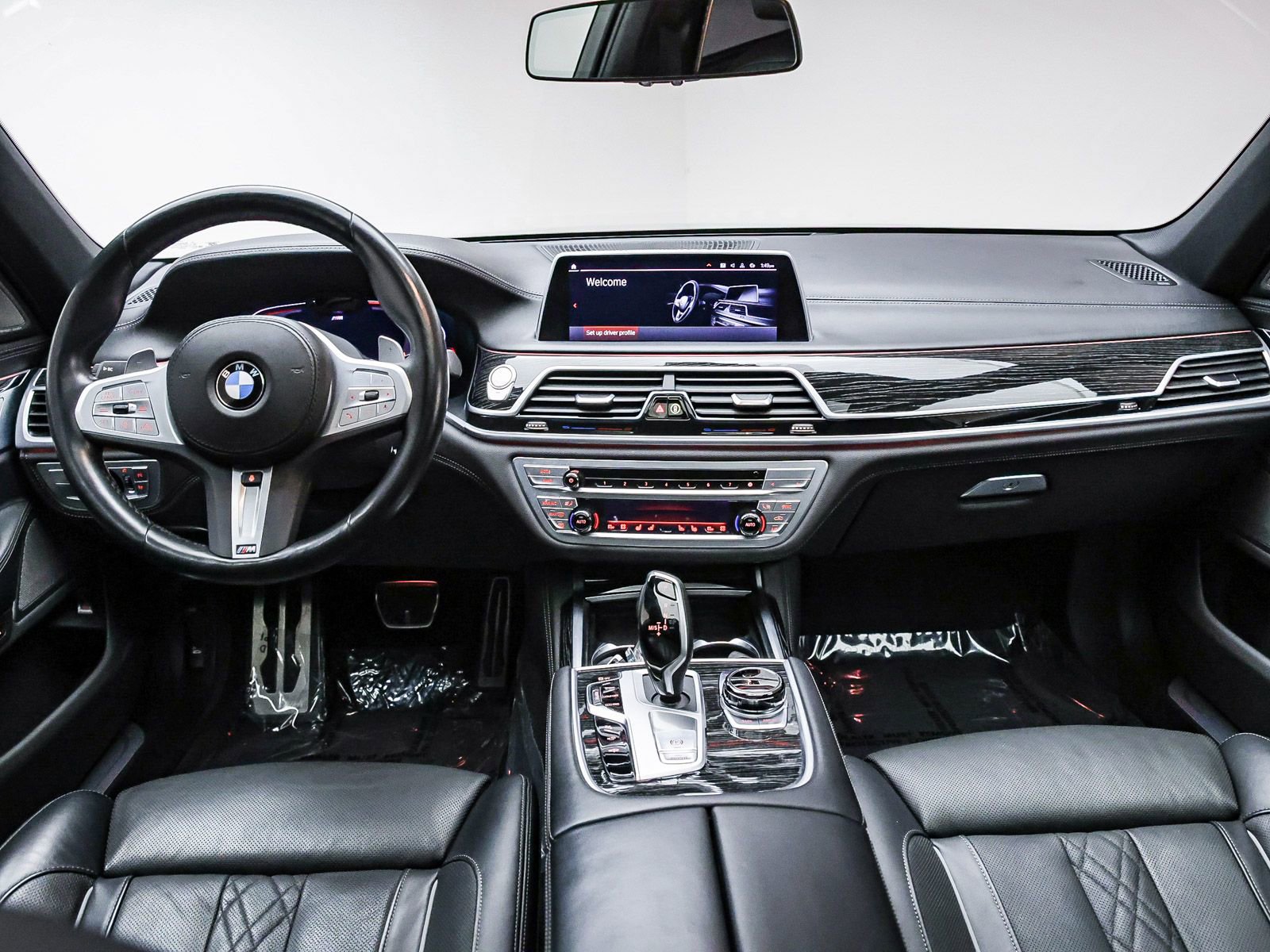 Certified 2022 BMW 750i xDrive w/ Luxury Rear Seating Package AWD/4WD image 13