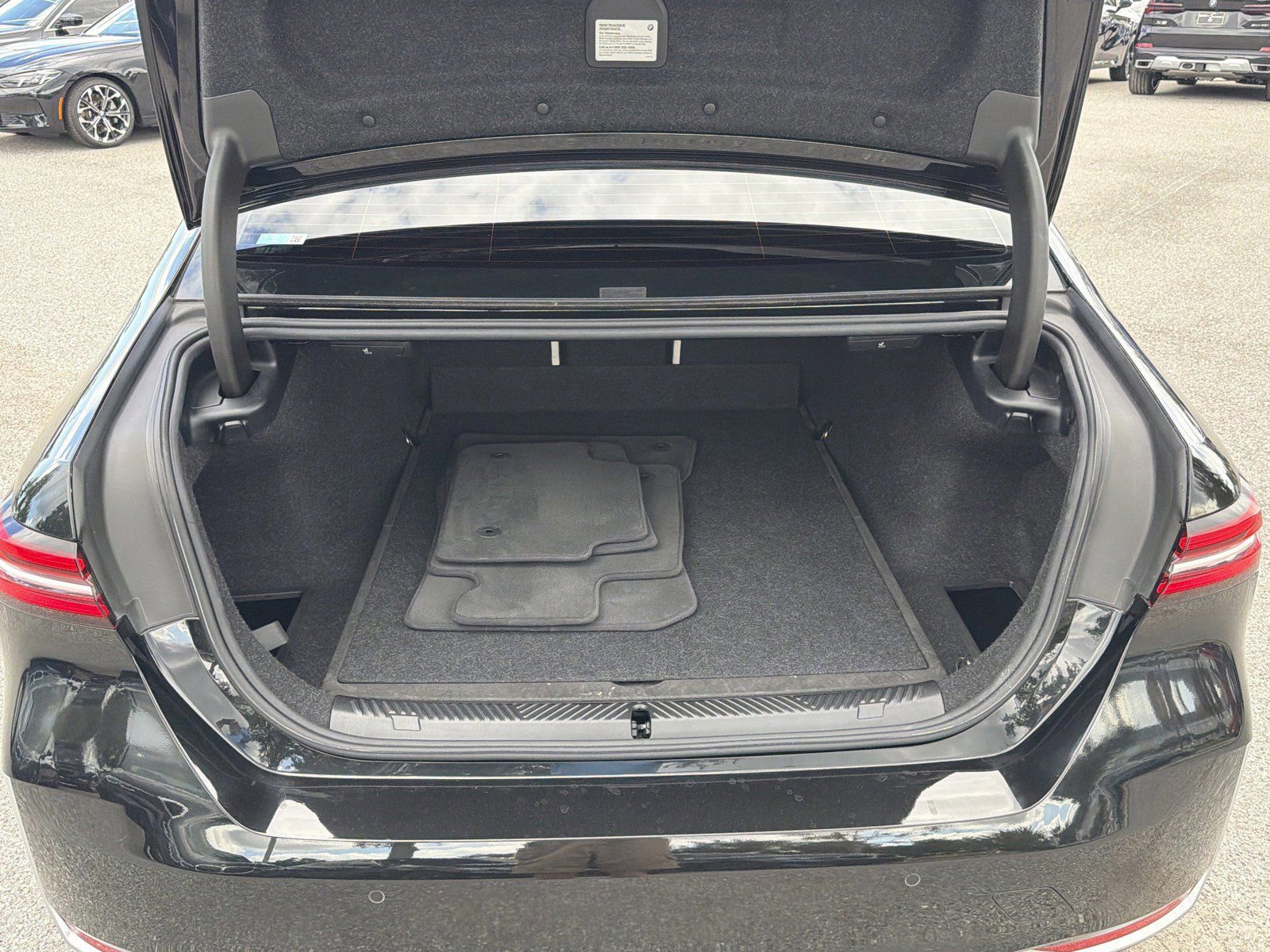 Certified 2024 BMW 530i w/ Convenience Package RWD image 11