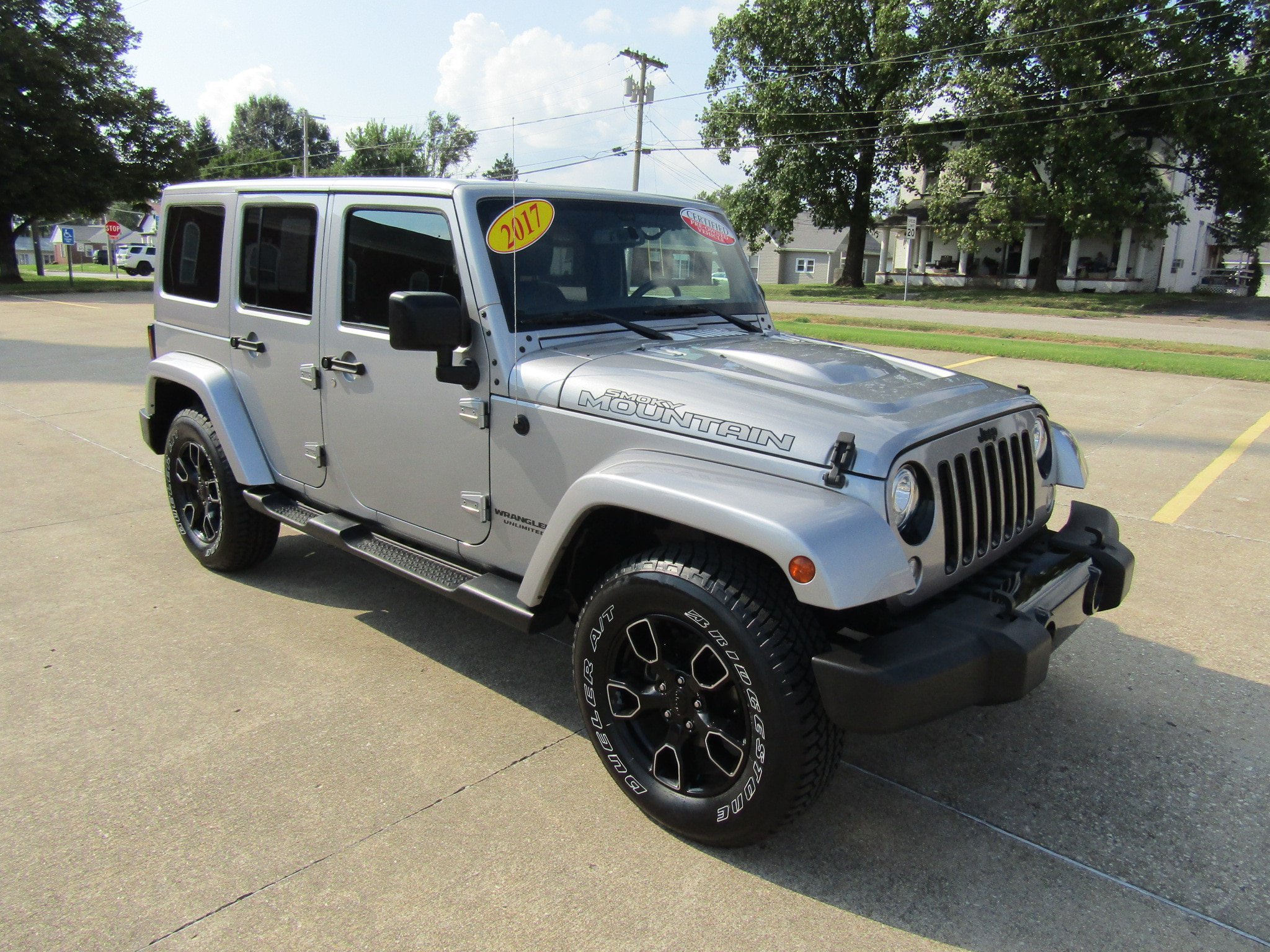 Used 2017 Jeep Wrangler Unlimited Sahara AWD/4WD image 1