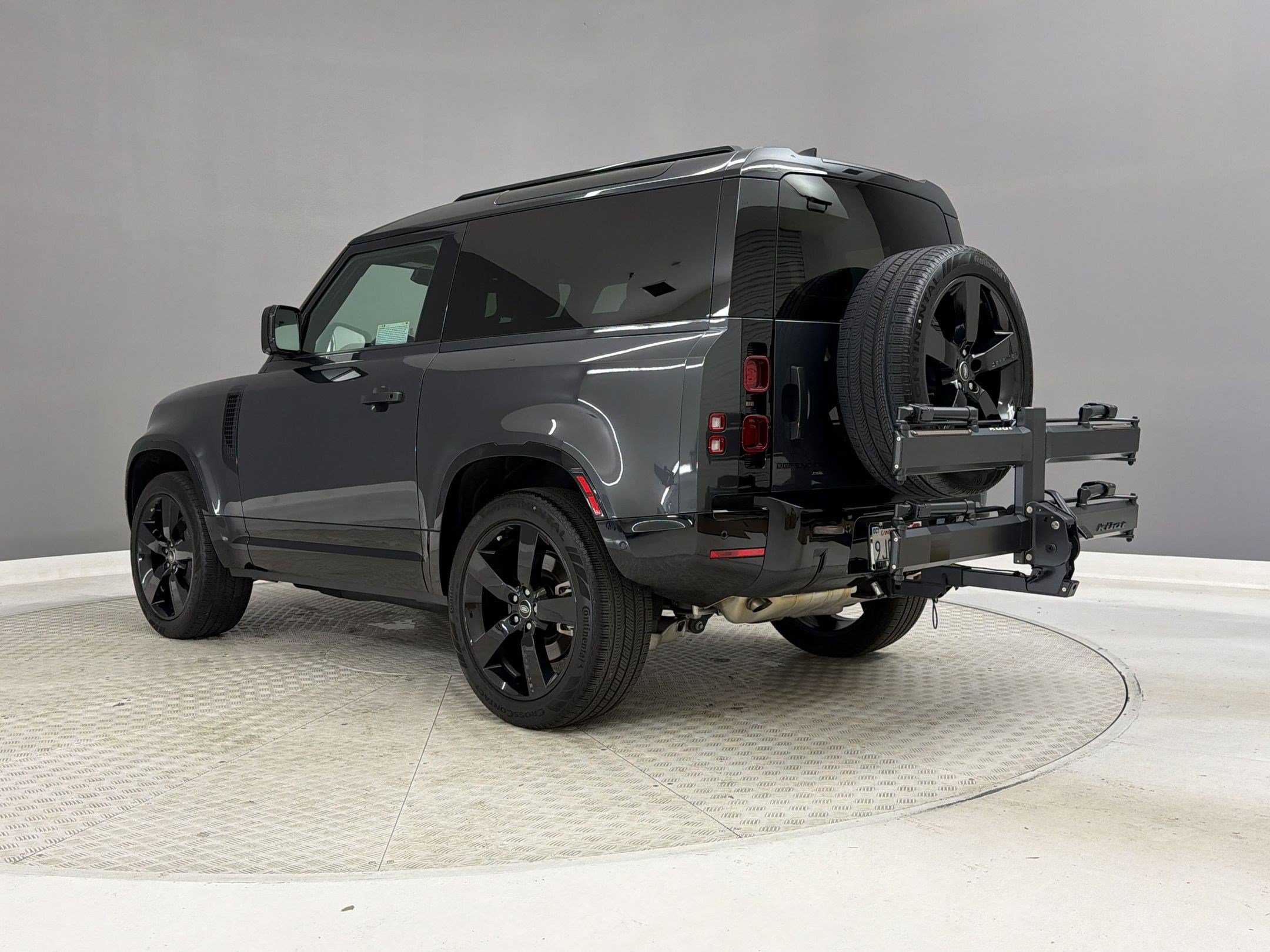 Used 2023 Land Rover Defender 90 X-Dynamic SE AWD/4WD image 3