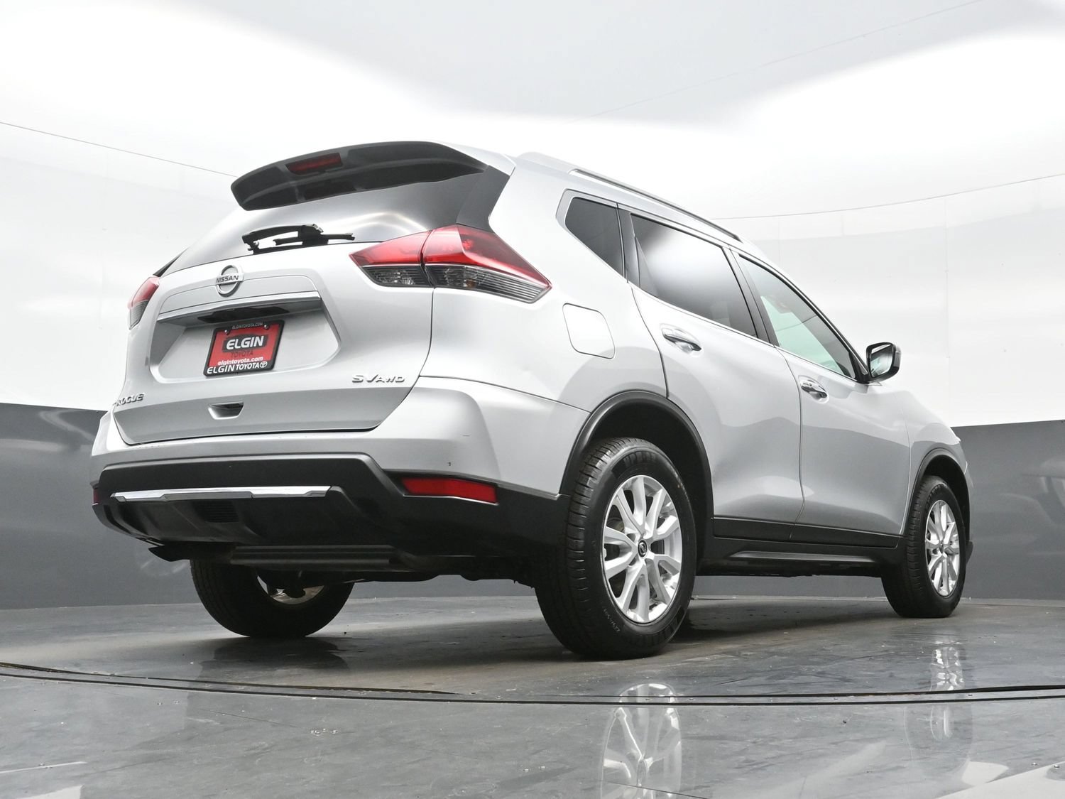Used 2018 Nissan Rogue SV AWD/4WD image 32