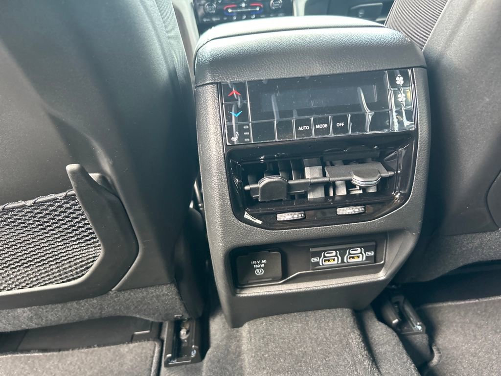 New 2025 Jeep Grand Cherokee L Limited w/ Black Appearance Package image 21