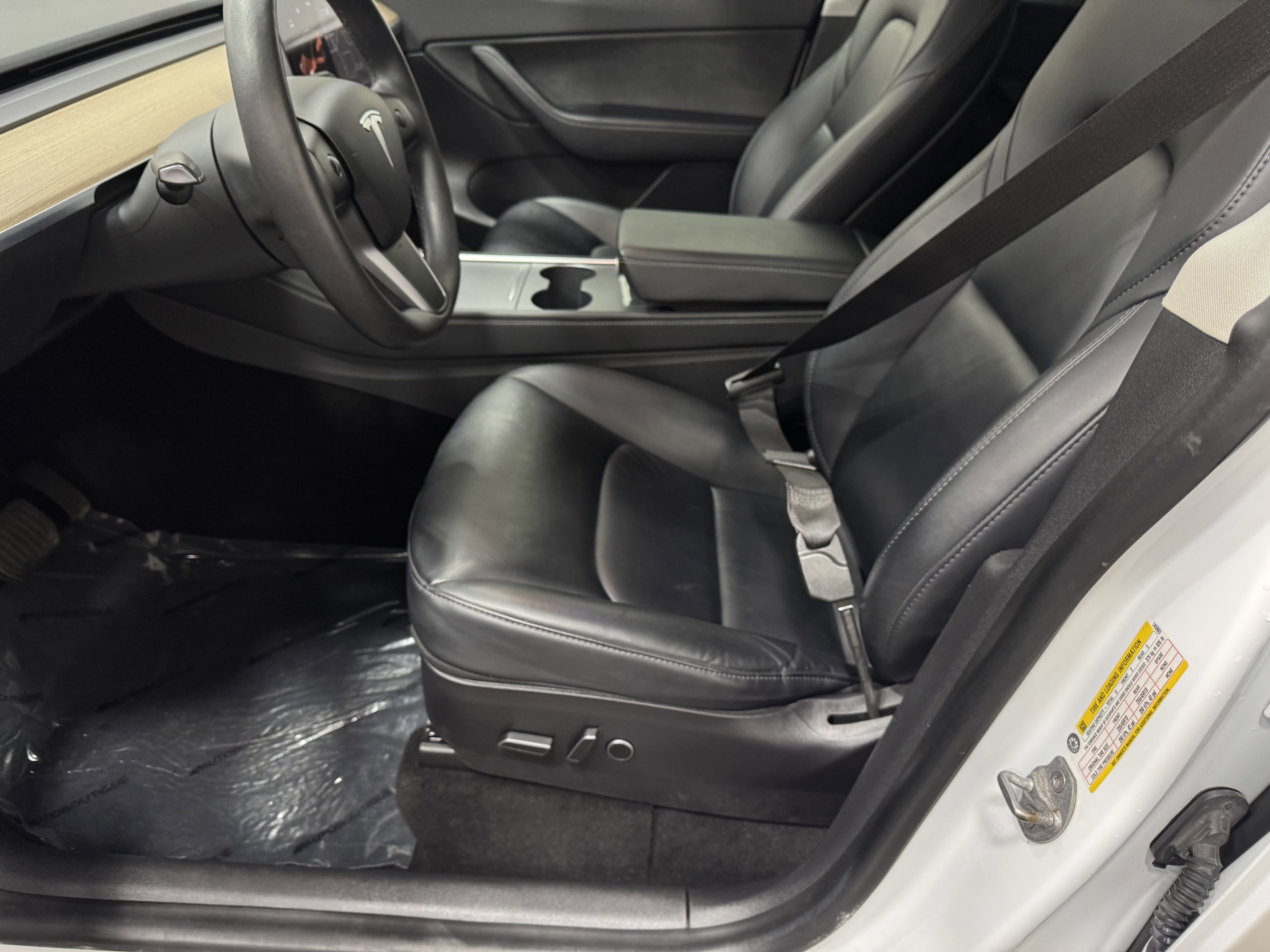 Used 2021 Tesla Model Y Long Range image 31