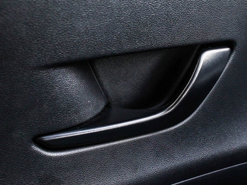 Used 2025 Hyundai Kona SEL image 9