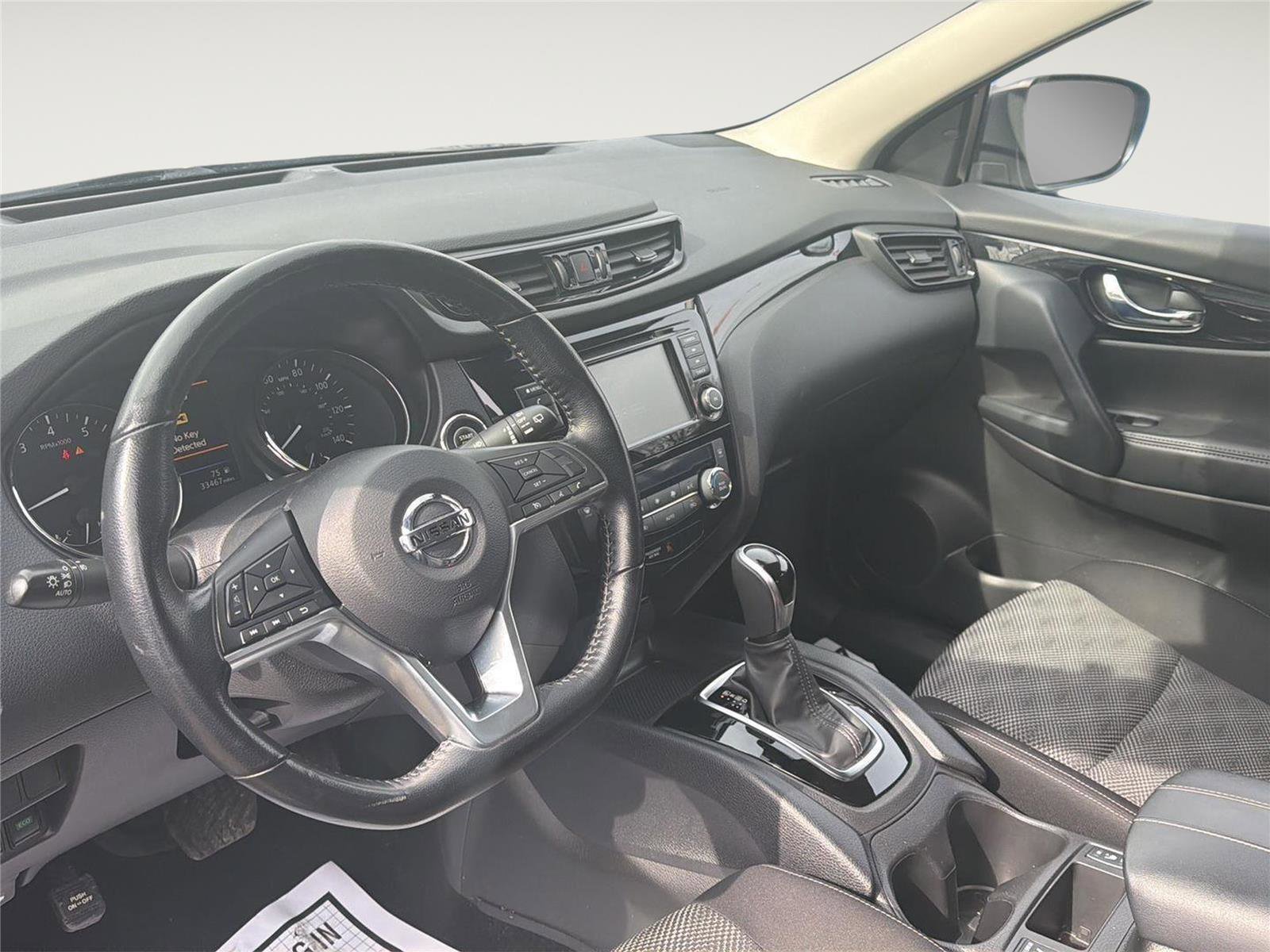 Used 2022 Nissan Rogue Sport SV image 29