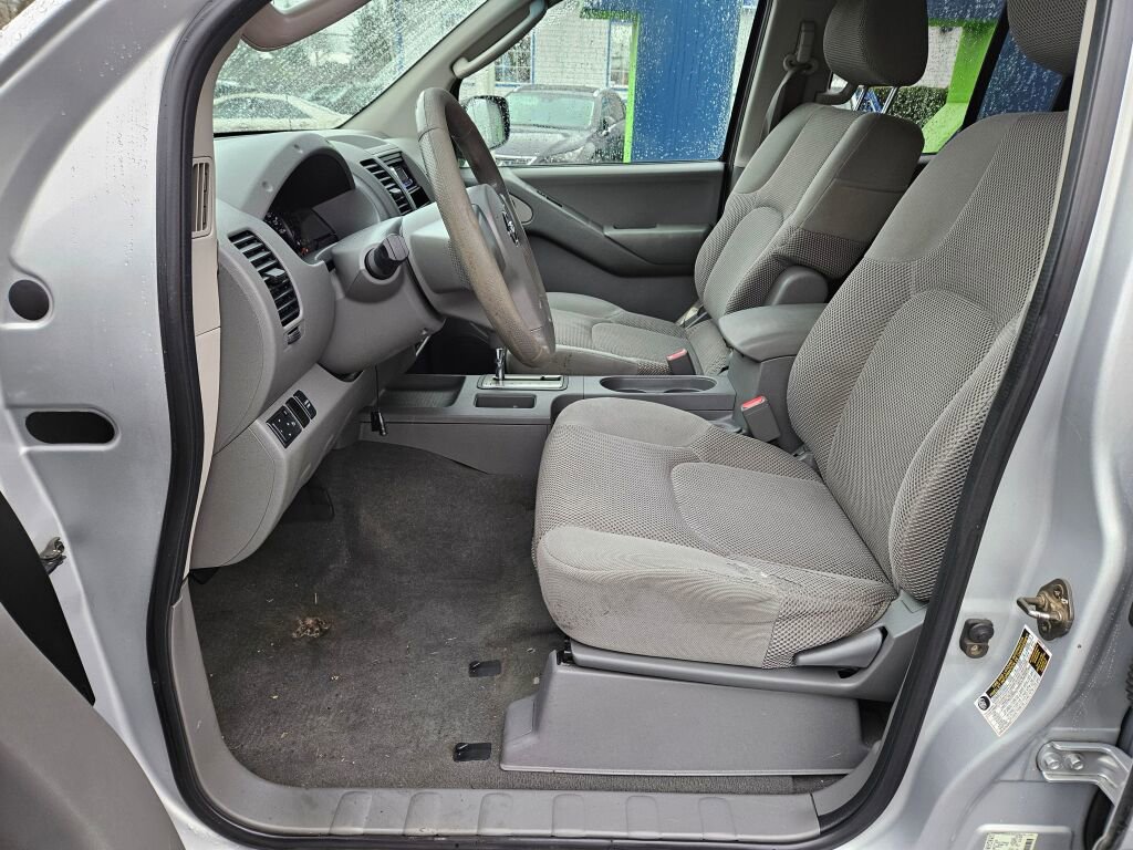 Used 2008 Nissan Frontier SE w/ SE Value Truck Pkg image 11