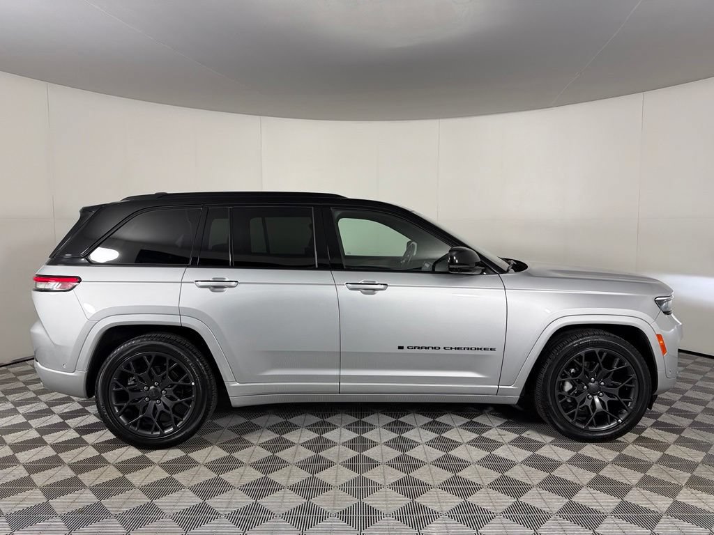 Certified 2025 Jeep Grand Cherokee Summit w/ Obsidian Package AWD/4WD image 6