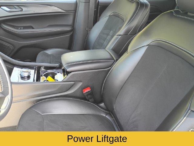 Used 2023 Jeep Grand Cherokee L Laredo AWD/4WD image 12