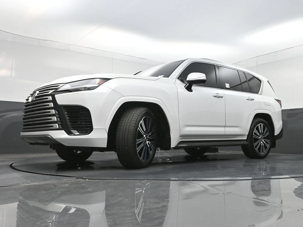 Used 2023 Lexus LX 600 4WD w/ Luxury Package image 30