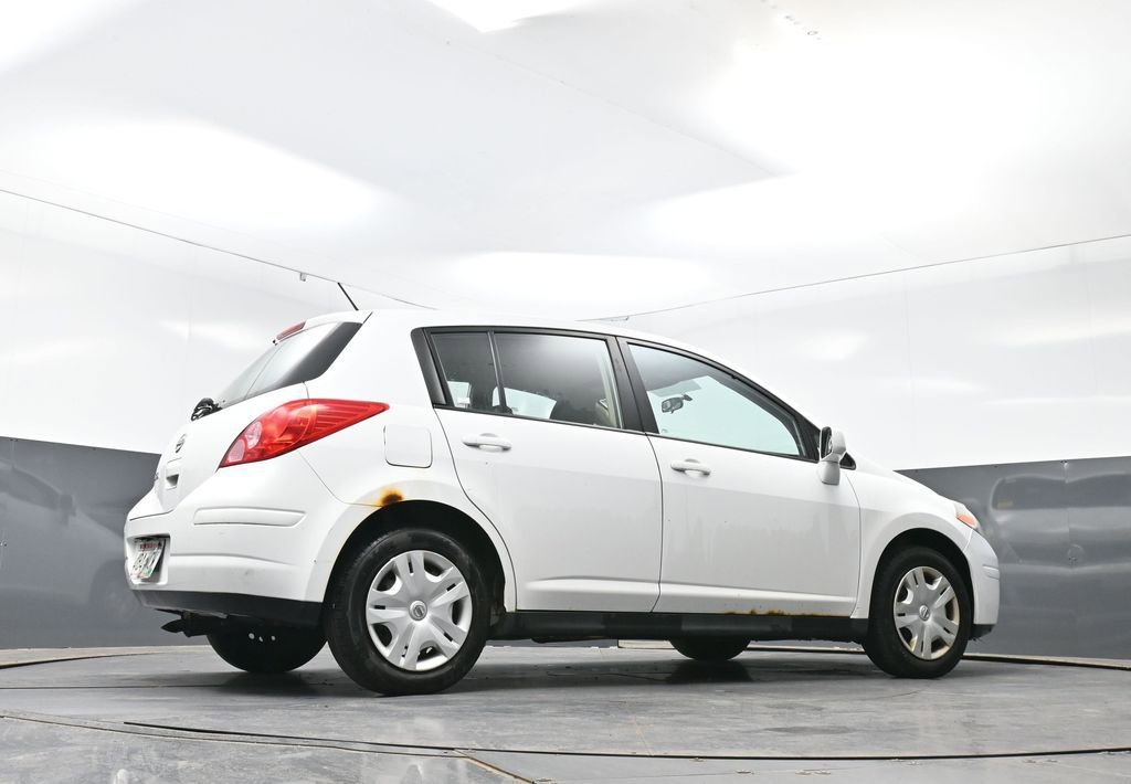 Used 2011 Nissan Versa 1.8 S FWD image 21