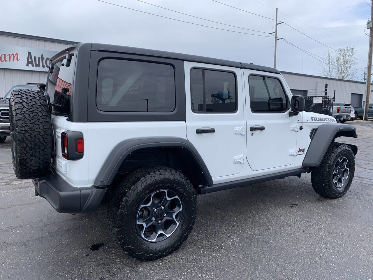 Used 2023 Jeep Wrangler Unlimited Rubicon w/ Dual Top Group AWD/4WD image 8