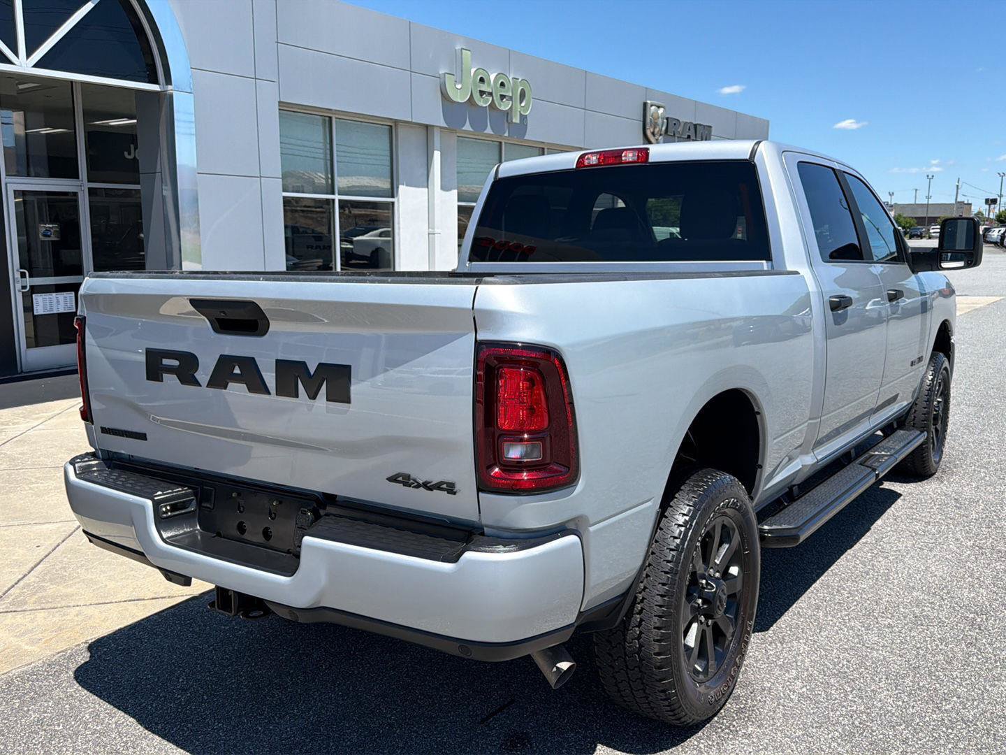 Used 2026 RAM 2500 Big Horn AWD/4WD image 11
