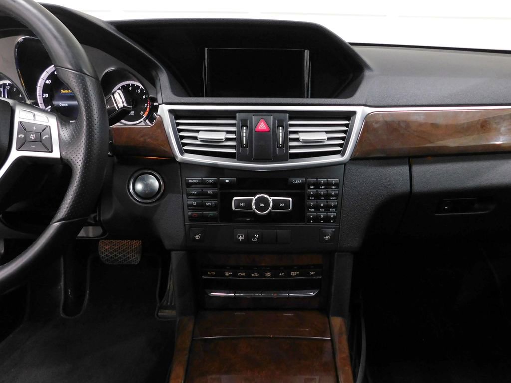 Used 2013 Mercedes-Benz E 350 4MATIC Sedan image 49