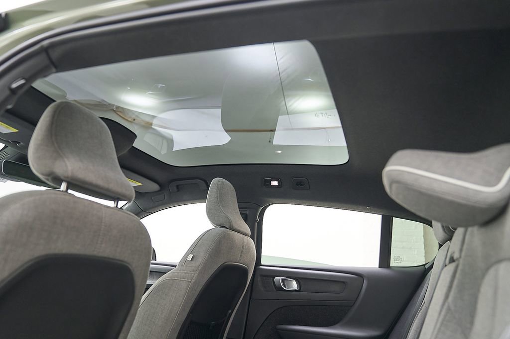 Certified 2023 Volvo C40 P8 Recharge Ultimate w/ Protection Package Premier AWD/4WD image 21