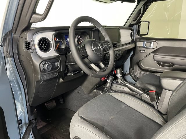 Used 2026 Jeep Wrangler Unlimited Sport AWD/4WD image 3