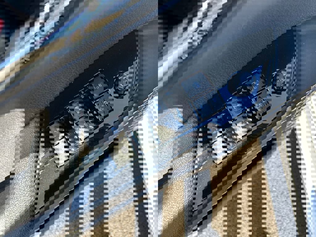 Used 2017 Toyota Prius Prime Advanced image 23