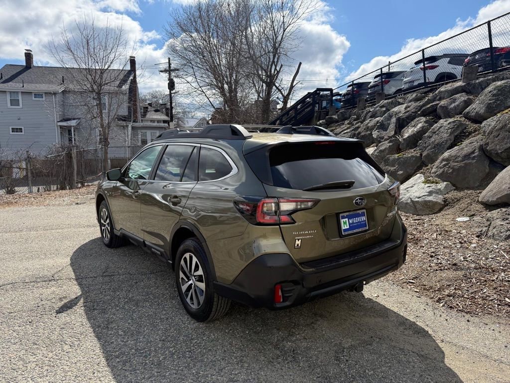 Used 2022 Subaru Outback Premium image 3