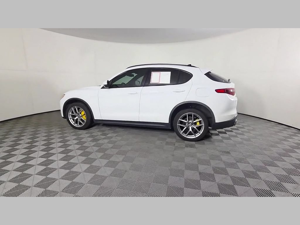Used 2018 Alfa Romeo Stelvio Ti Sport AWD/4WD image 46