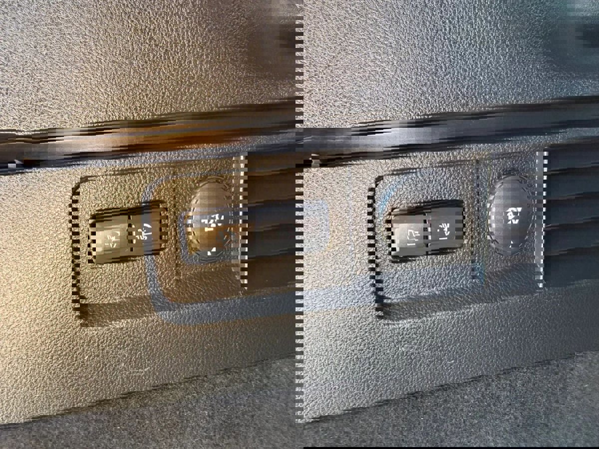 Used 2017 Lincoln MKX Reserve image 33