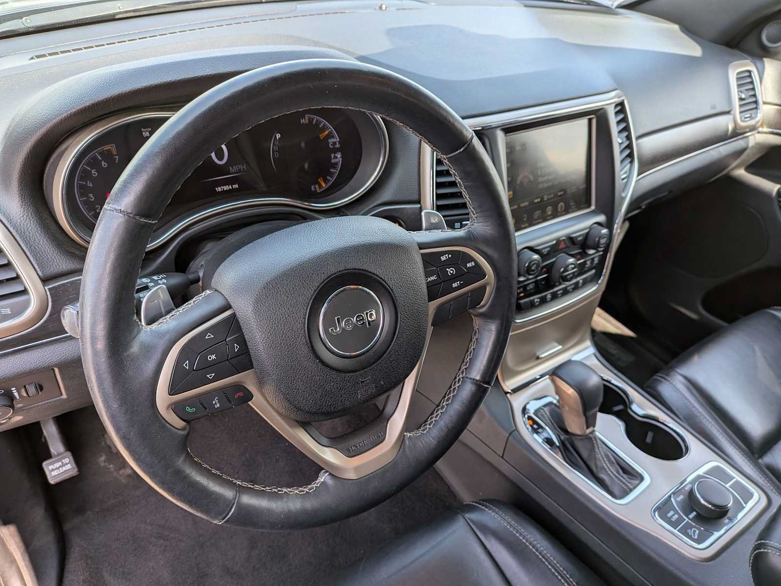 Used 2016 Jeep Grand Cherokee Limited AWD/4WD image 14