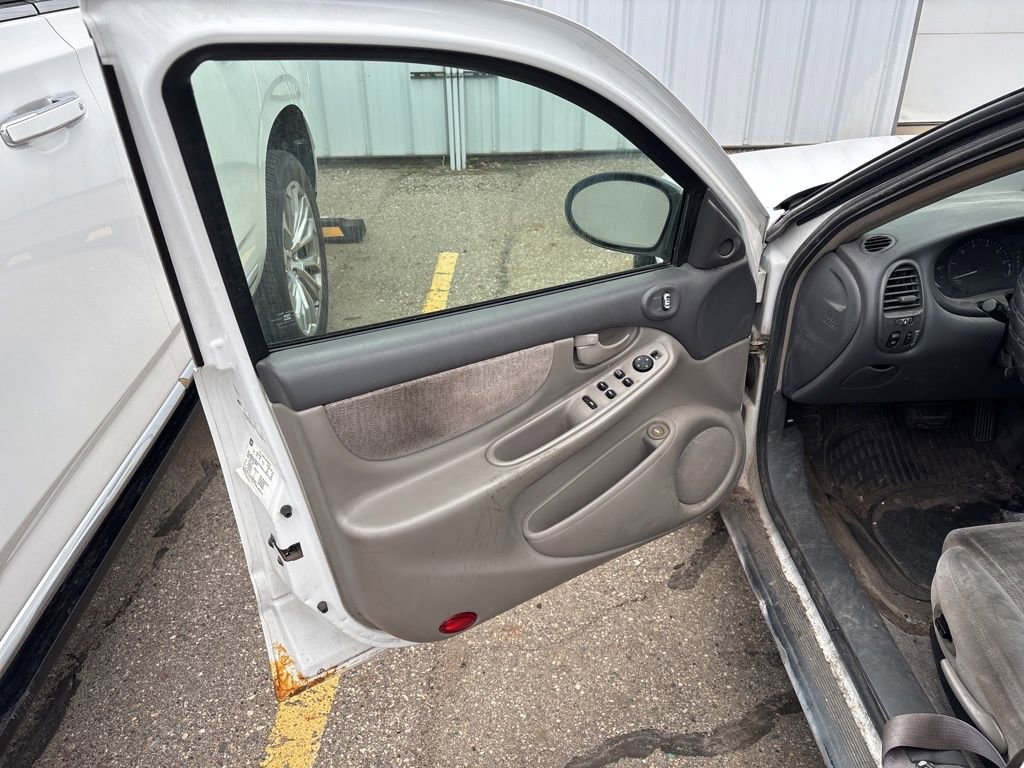 Used 2003 Oldsmobile Alero GL FWD image 11