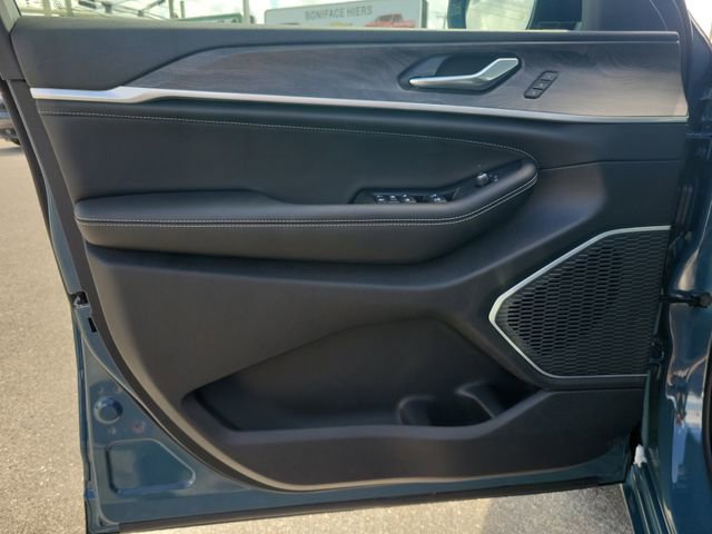 New 2026 Jeep Grand Cherokee L Limited AWD/4WD image 16