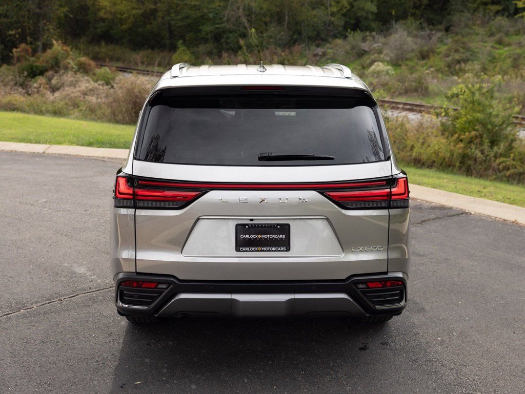 Used 2024 Lexus LX 600 4WD w/ Luxury Package image 8