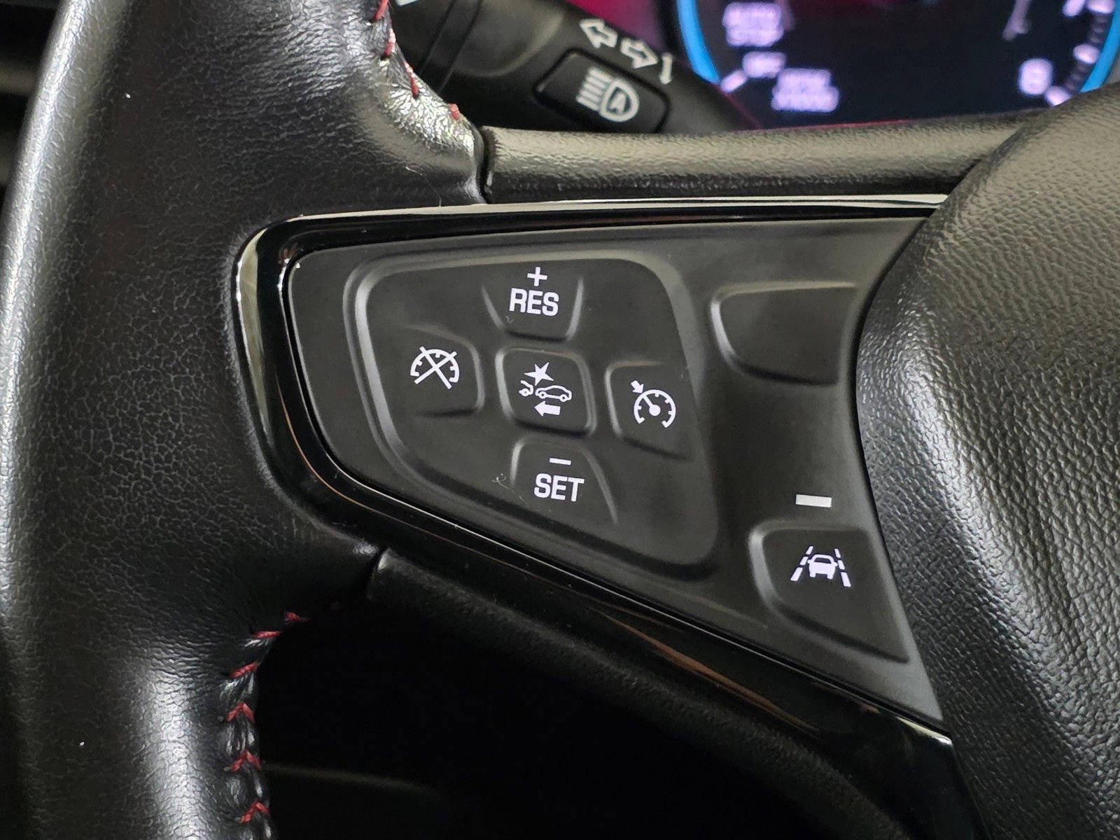 Used 2022 Chevrolet Equinox RS image 32