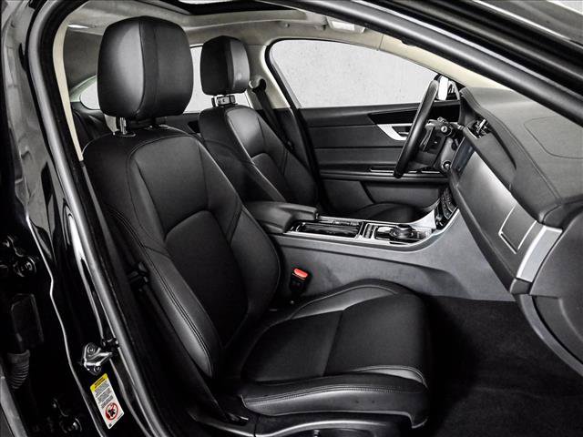 Used 2020 Jaguar XF Premium AWD/4WD image 21