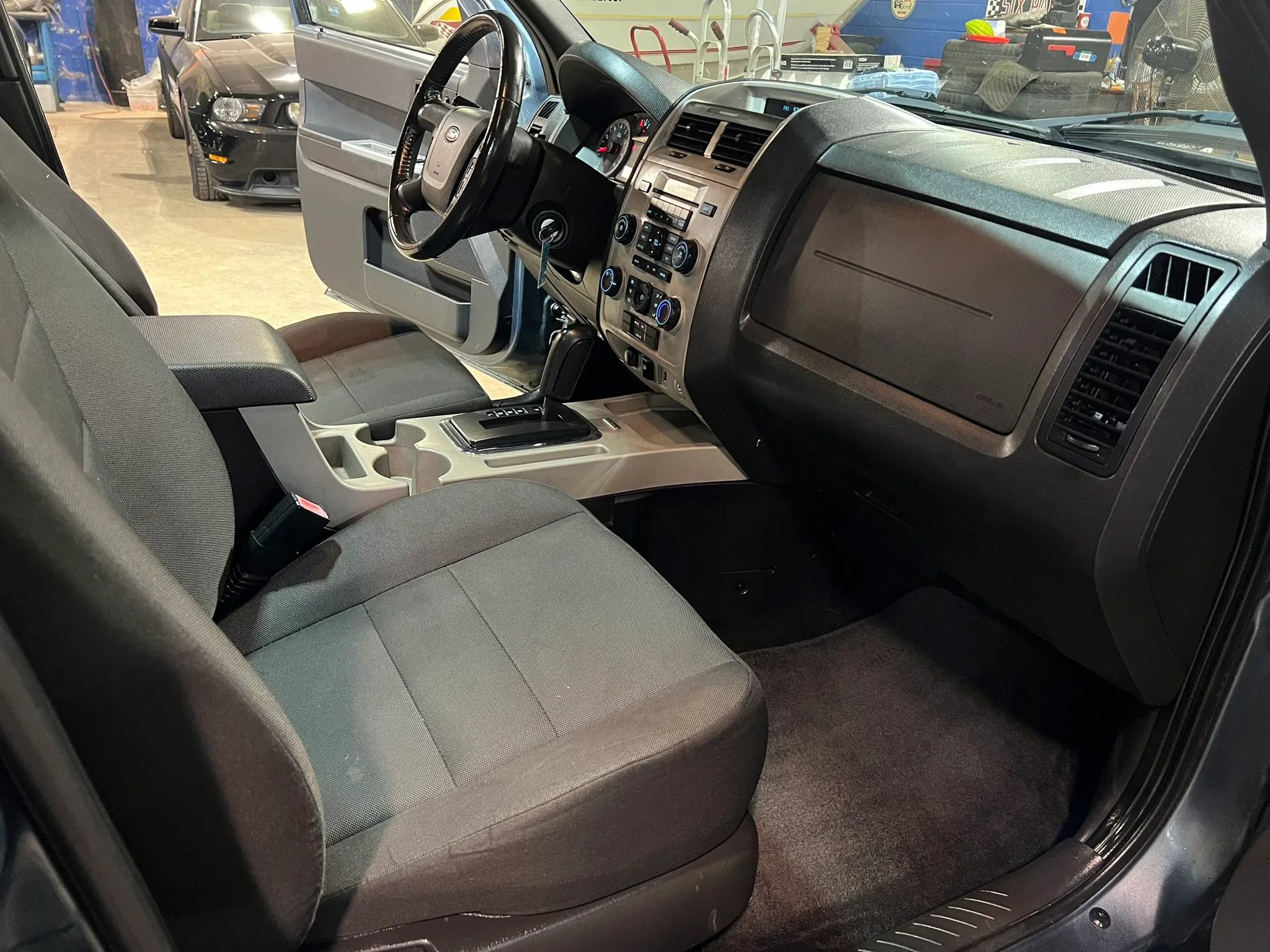 Used 2011 Ford Escape XLT w/ 202A Rapid Spec Order Code AWD/4WD image 16