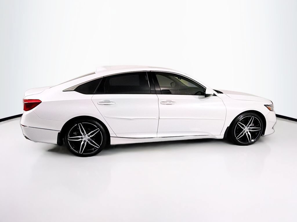 Certified 2022 Honda Accord Touring image 4