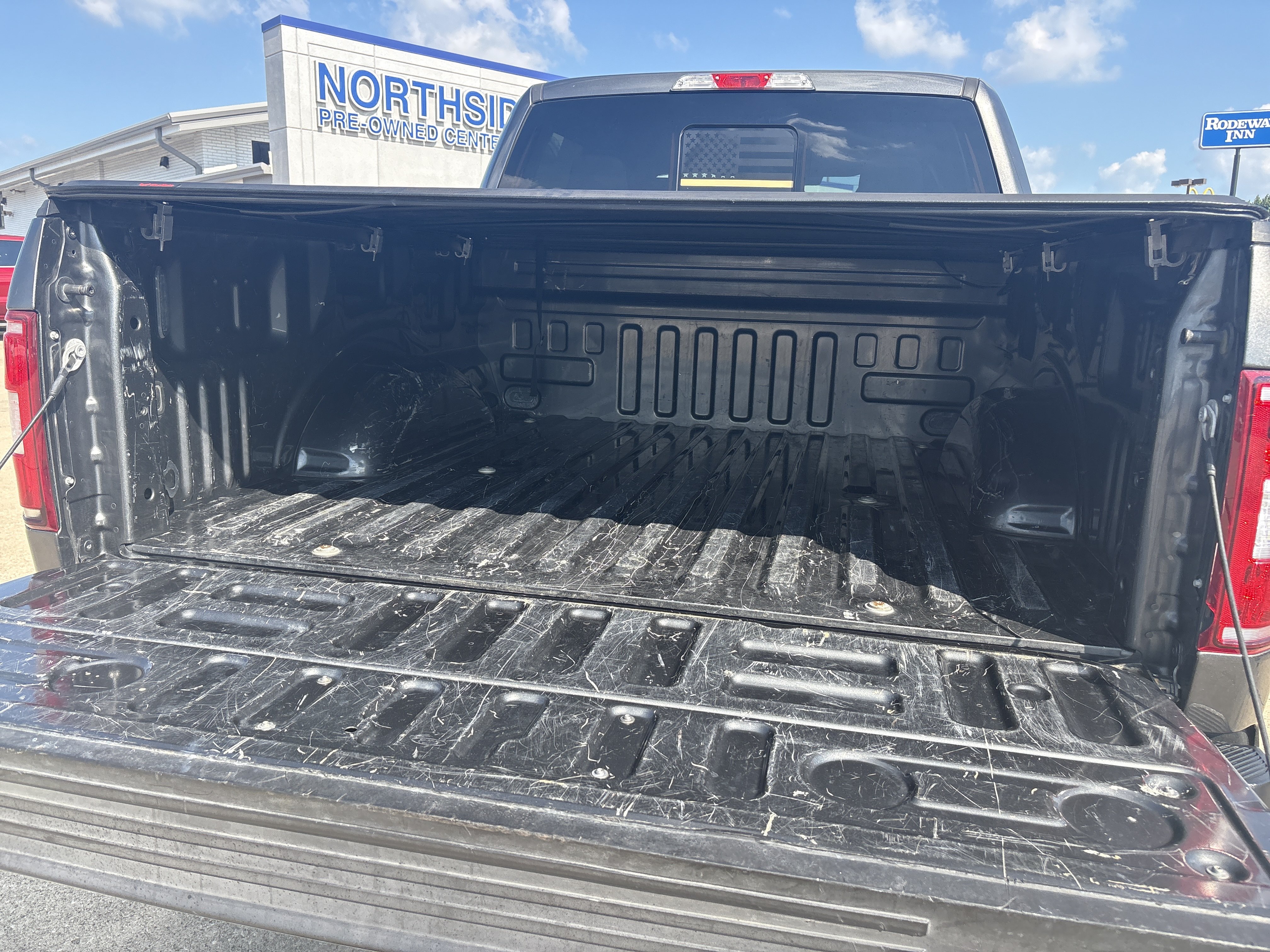 Used 2018 Ford F150 XLT w/ Equipment Group 302A Luxury AWD/4WD image 4