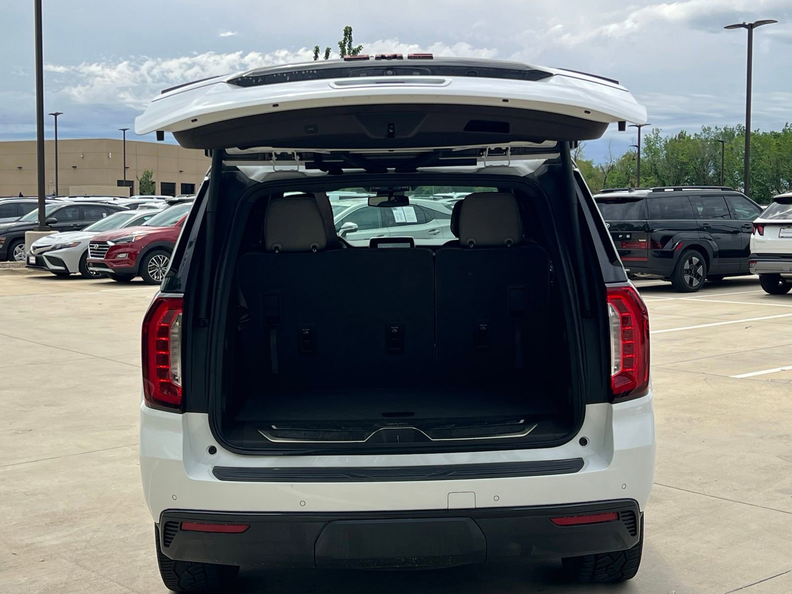 Used 2023 GMC Yukon SLT w/ Max Trailering Package RWD image 15