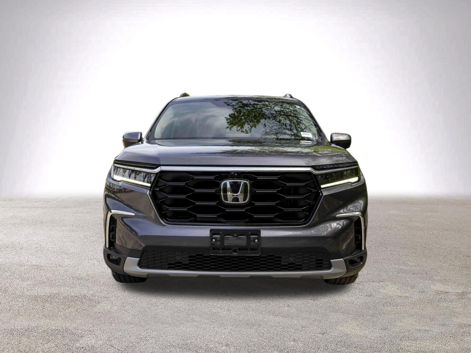 Used 2023 Honda Pilot Elite image 3