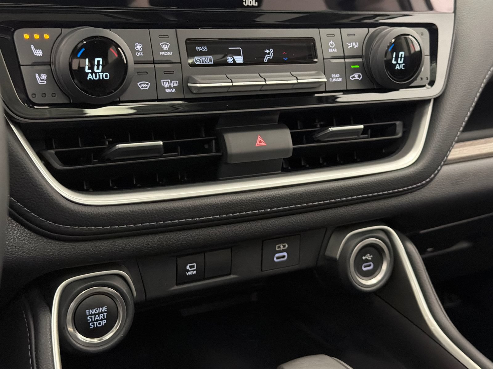 Used 2025 Toyota Grand Highlander AWD image 26
