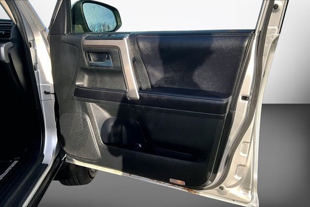 Used 2016 Toyota 4Runner SR5 image 17