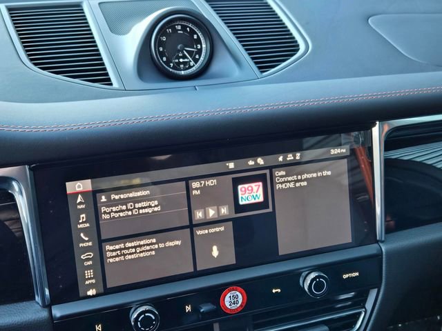 Used 2025 Porsche Macan image 22